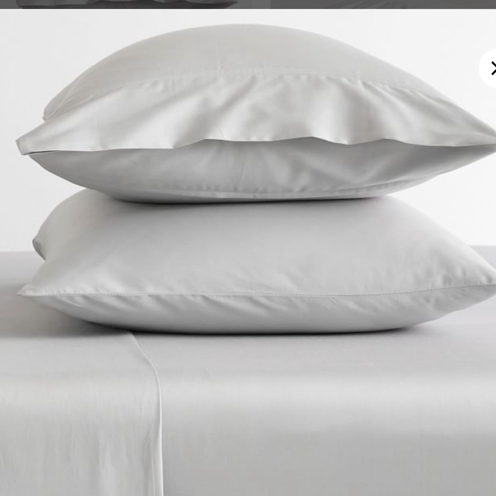 Pottery barn, essential standard size set pillowcases
